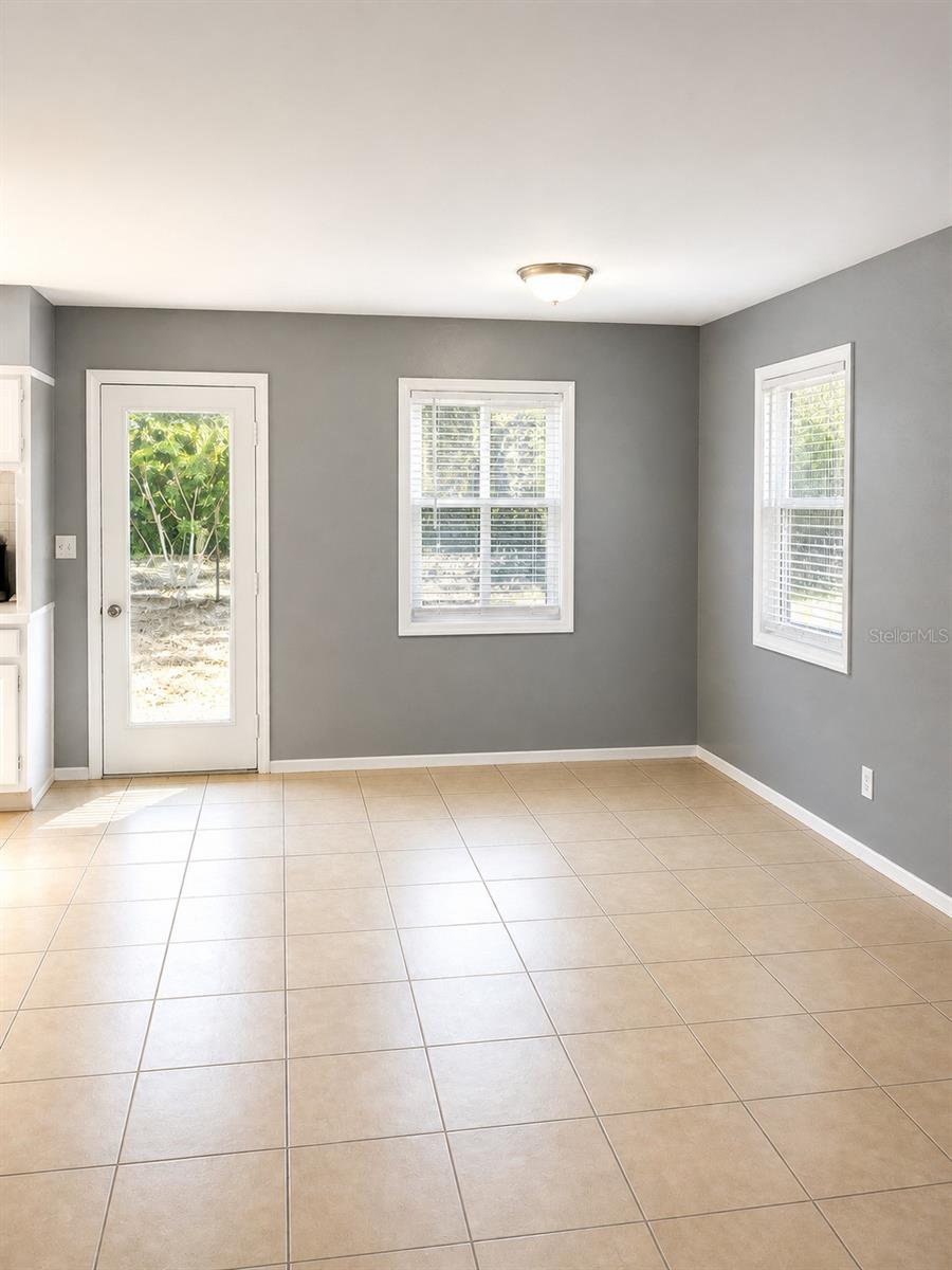 Image 2 of 6 For 930 Alcazar Way S