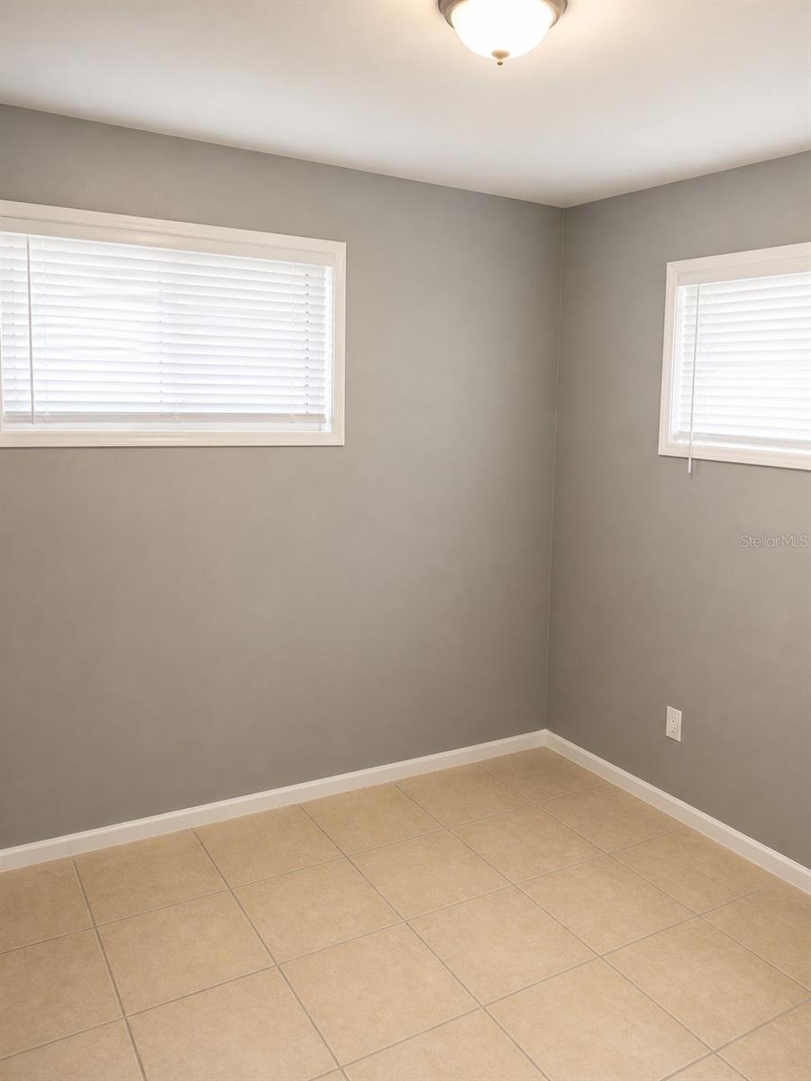 Image 5 of 6 For 930 Alcazar Way S