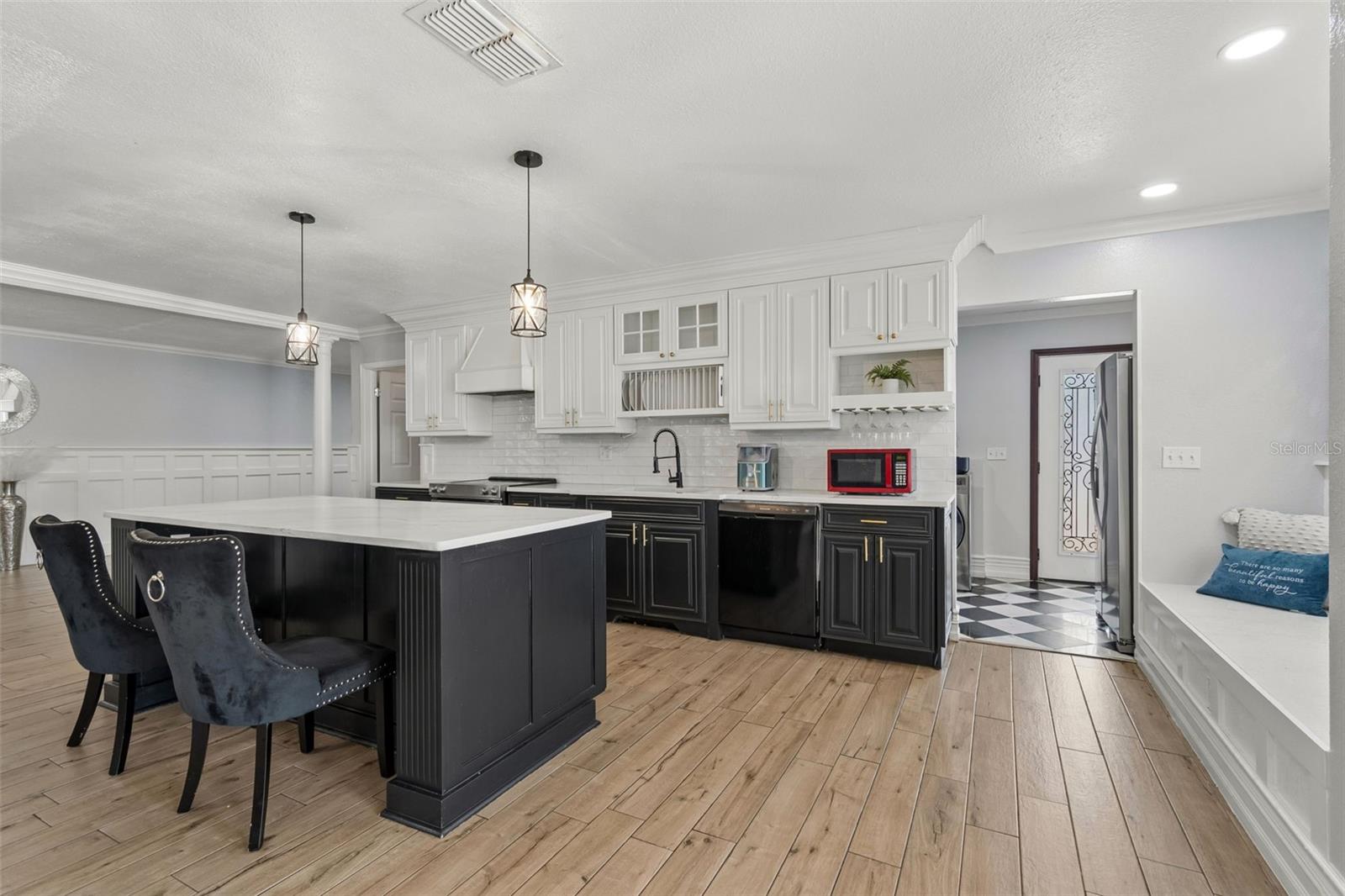 Image 18 of 71 For 2790 Pinellas Point Drive S