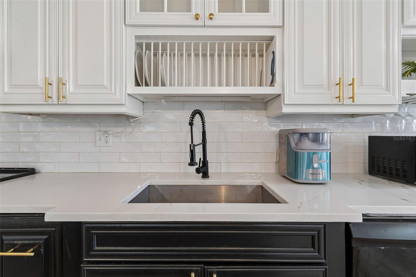 Image 21 of 71 For 2790 Pinellas Point Drive S