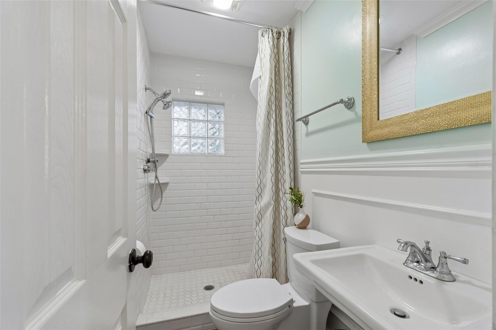 Image 32 of 71 For 2790 Pinellas Point Drive S