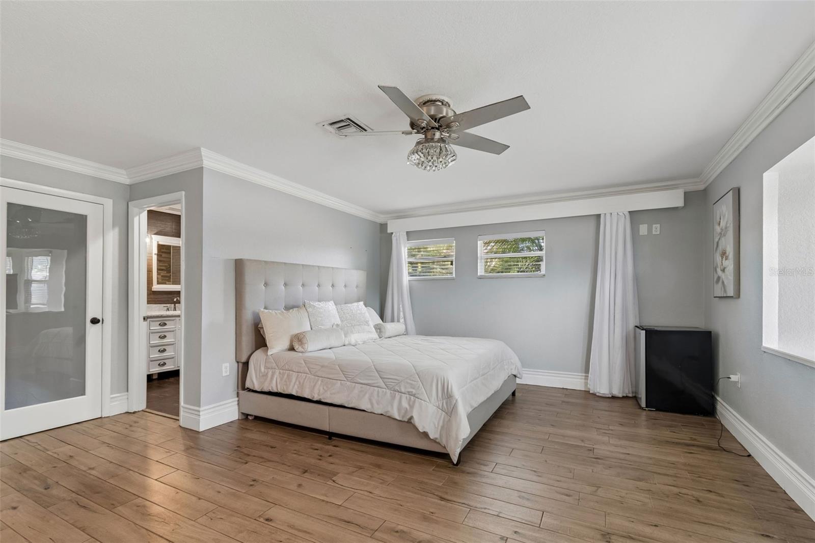 Image 35 of 71 For 2790 Pinellas Point Drive S