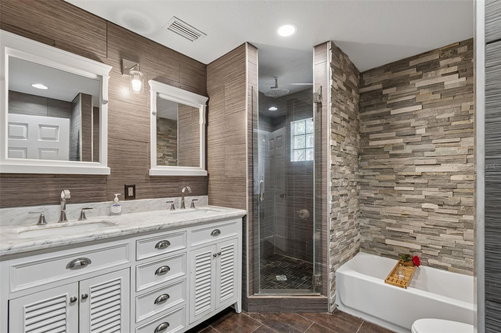 Image 37 of 71 For 2790 Pinellas Point Drive S