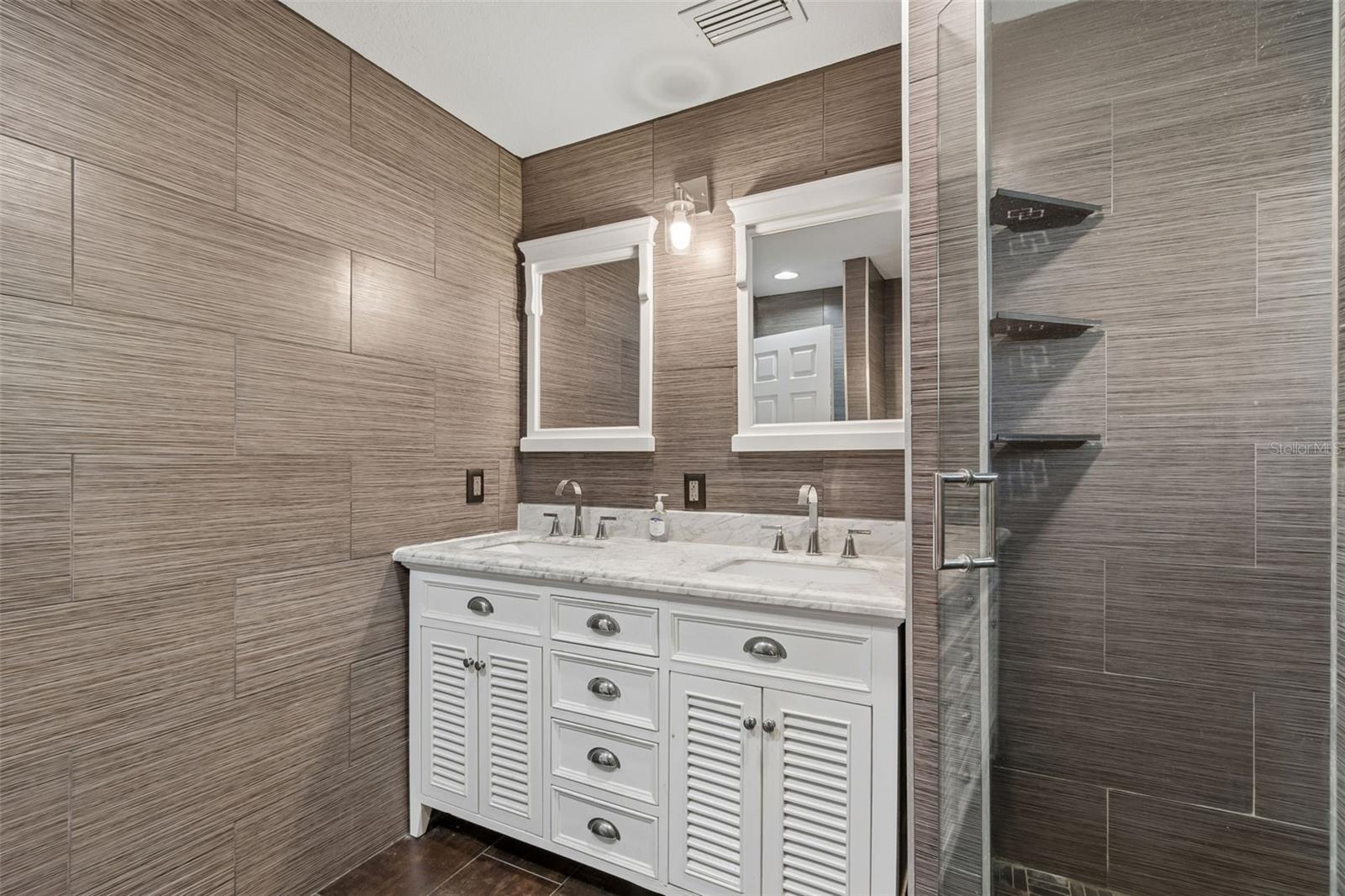 Image 39 of 71 For 2790 Pinellas Point Drive S