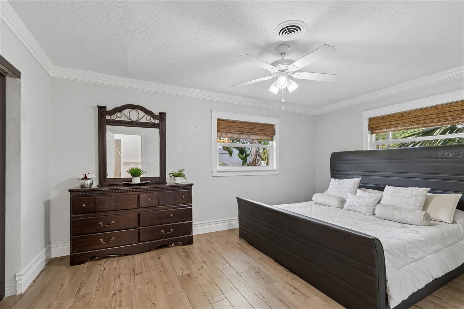 Image 51 of 71 For 2790 Pinellas Point Drive S