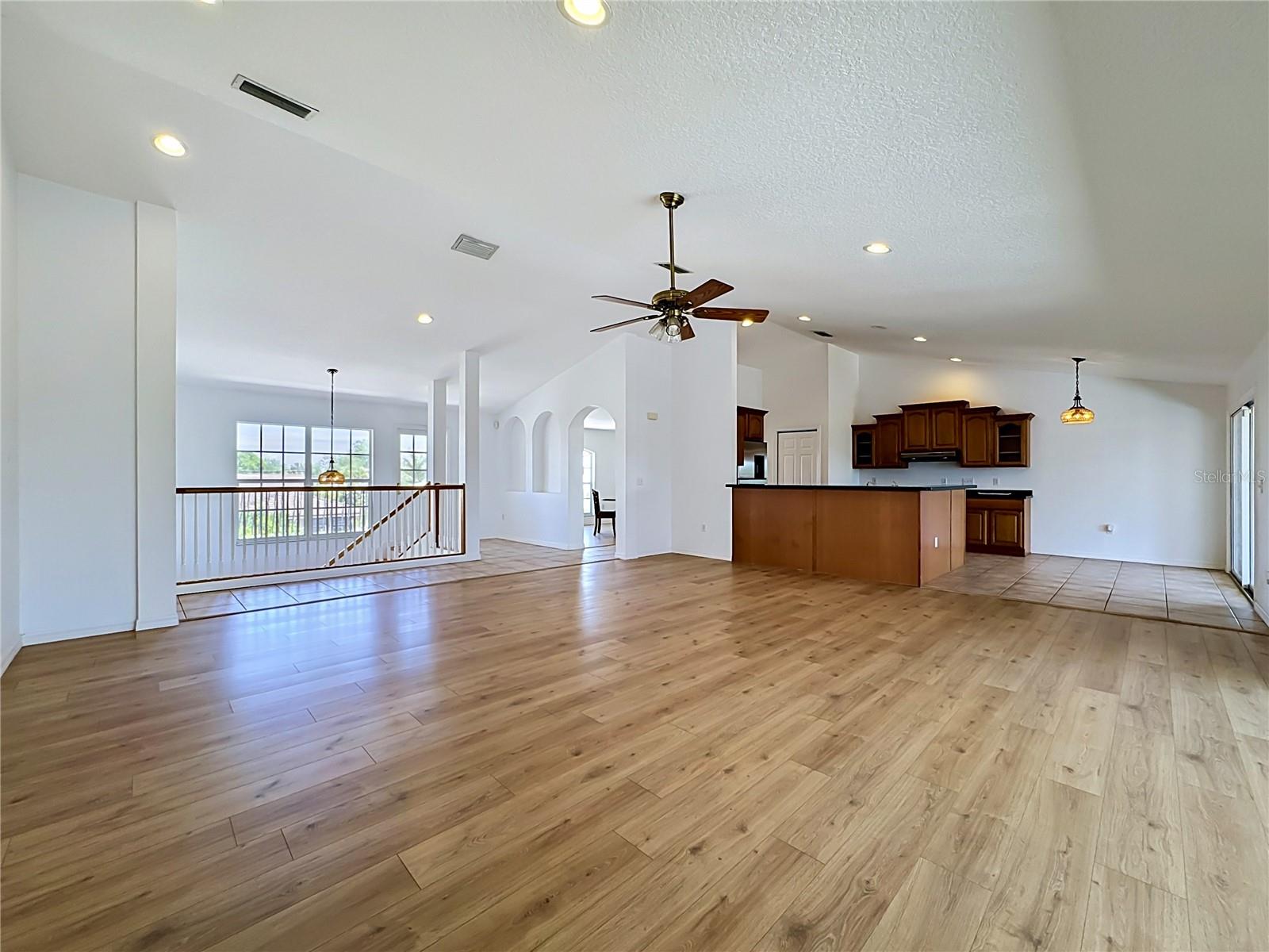 Image 18 of 99 For 624 Kingston Court