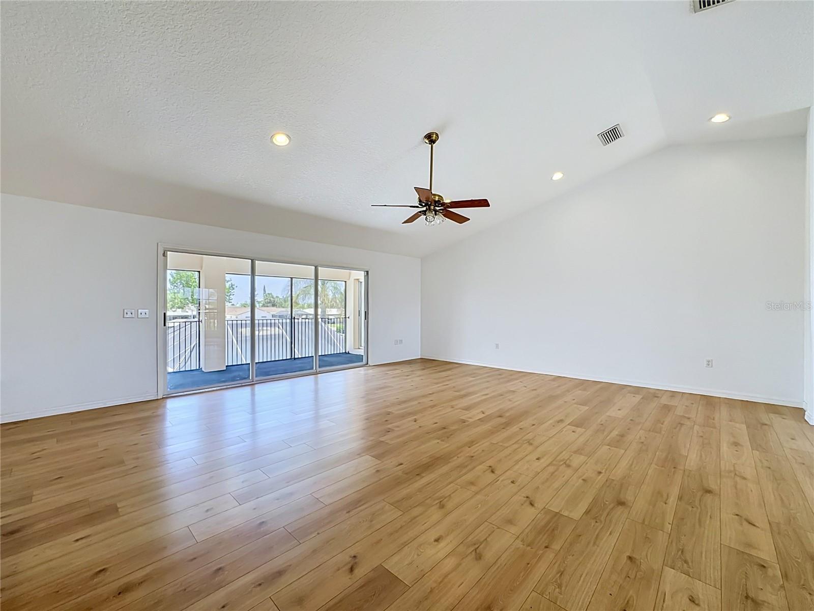 Image 19 of 99 For 624 Kingston Court