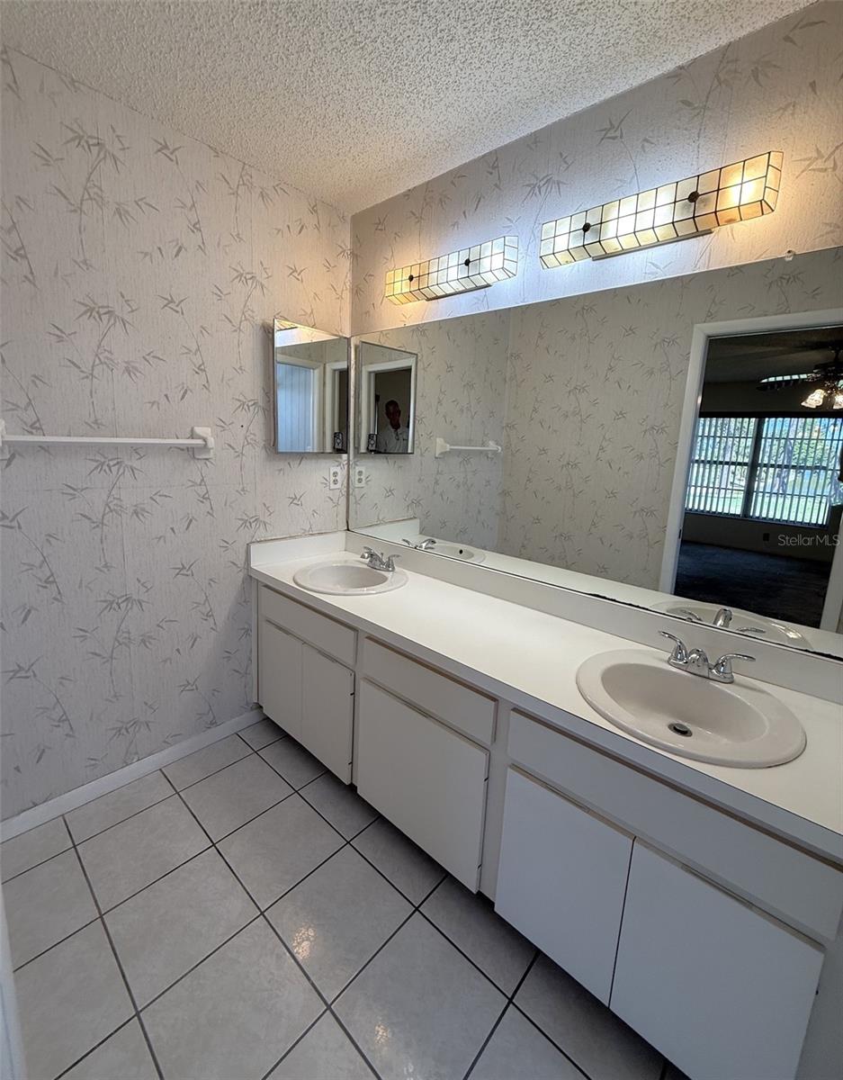 Image 14 of 47 For 3455 Mainlands Boulevard S