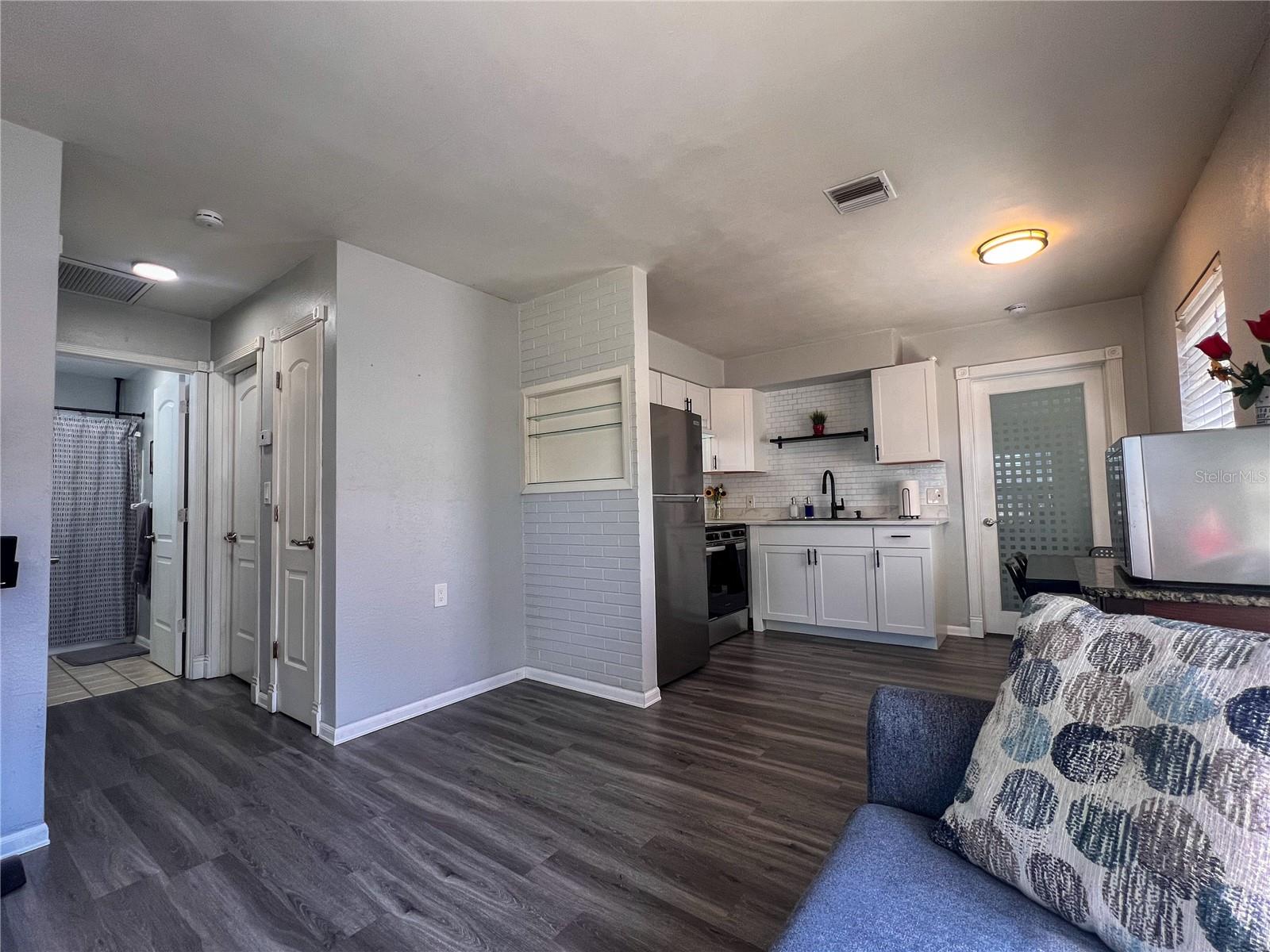 Image 3 of 18 For 772 71st Avenue N
