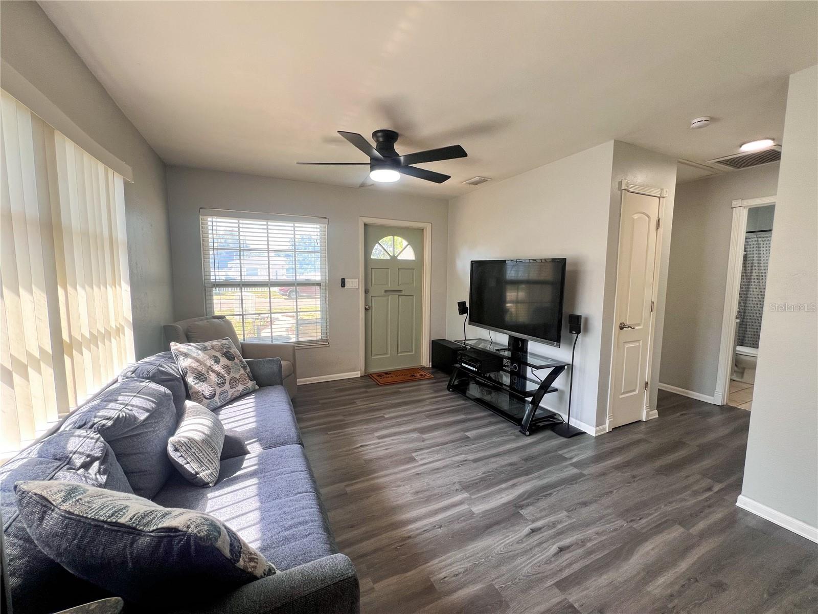 Image 5 of 18 For 772 71st Avenue N