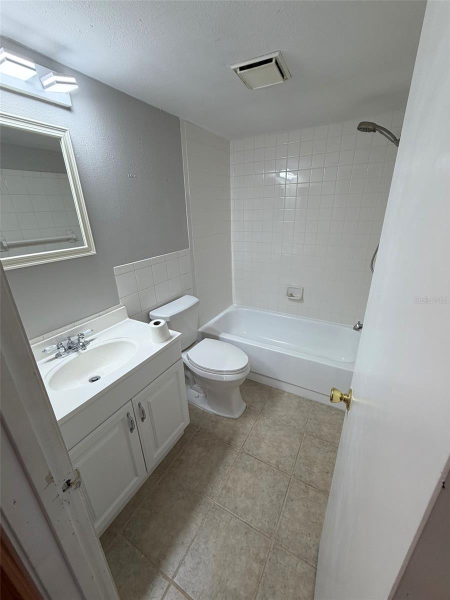 Image 10 of 24 For 5108 Lesher Court