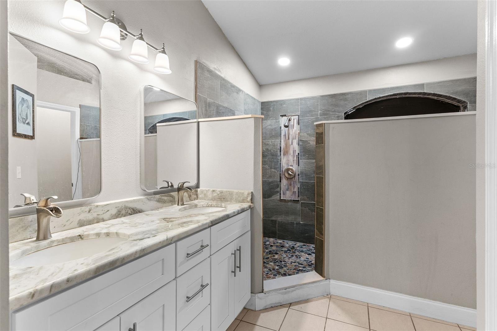 Image 10 of 19 For 12106 Shady Forest Drive