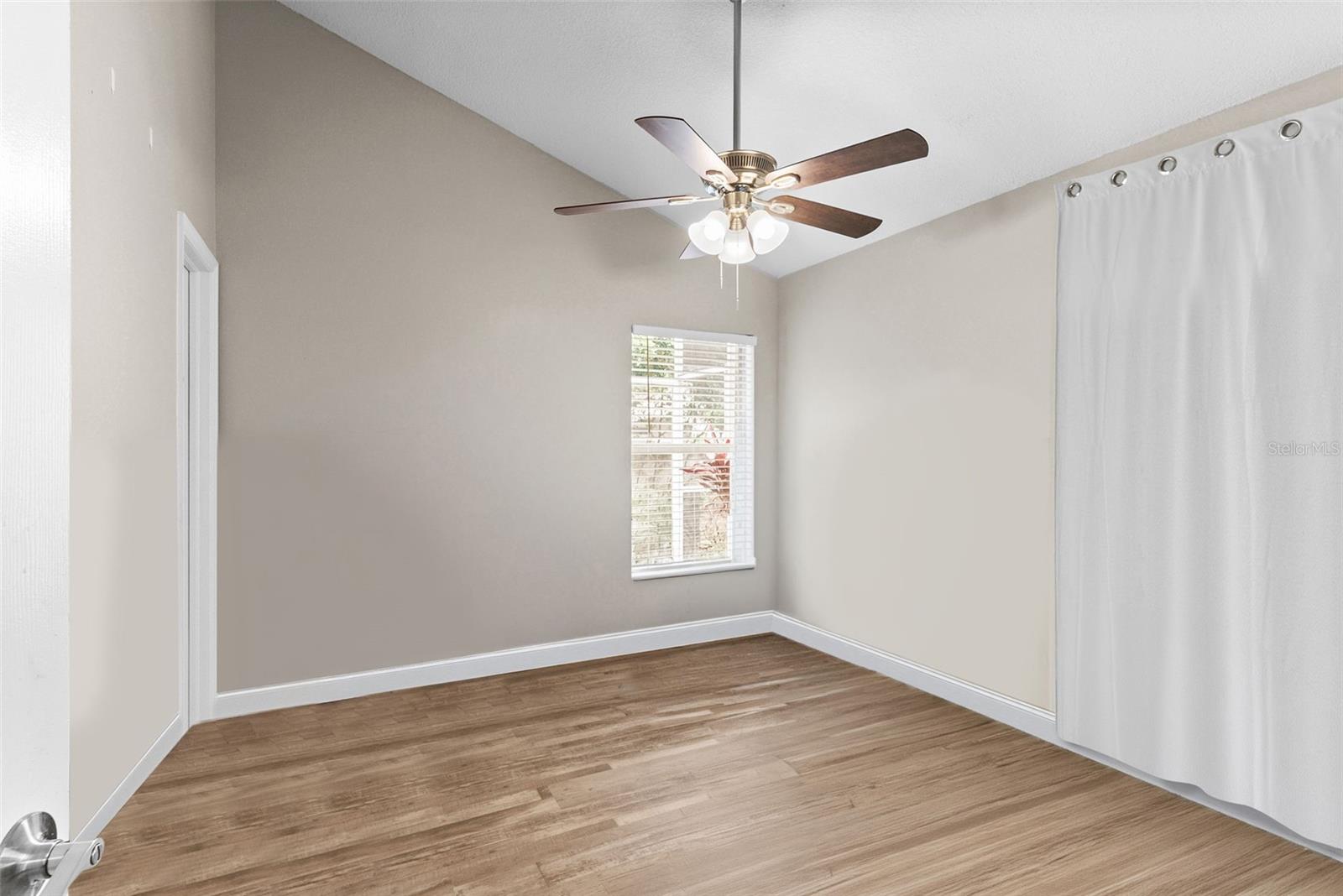 Image 12 of 19 For 12106 Shady Forest Drive