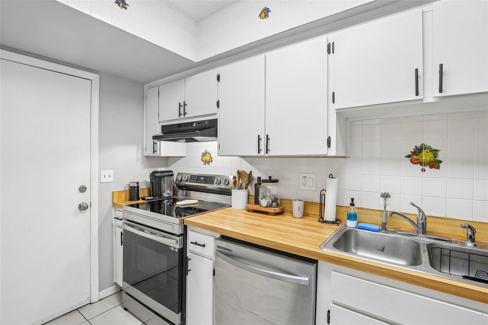 Image 9 of 24 For 1836 Bough Avenue C