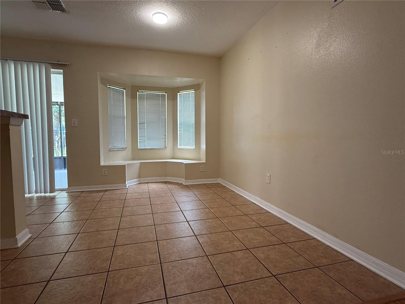 Image 4 of 17 For 5901 Wrenwater Drive