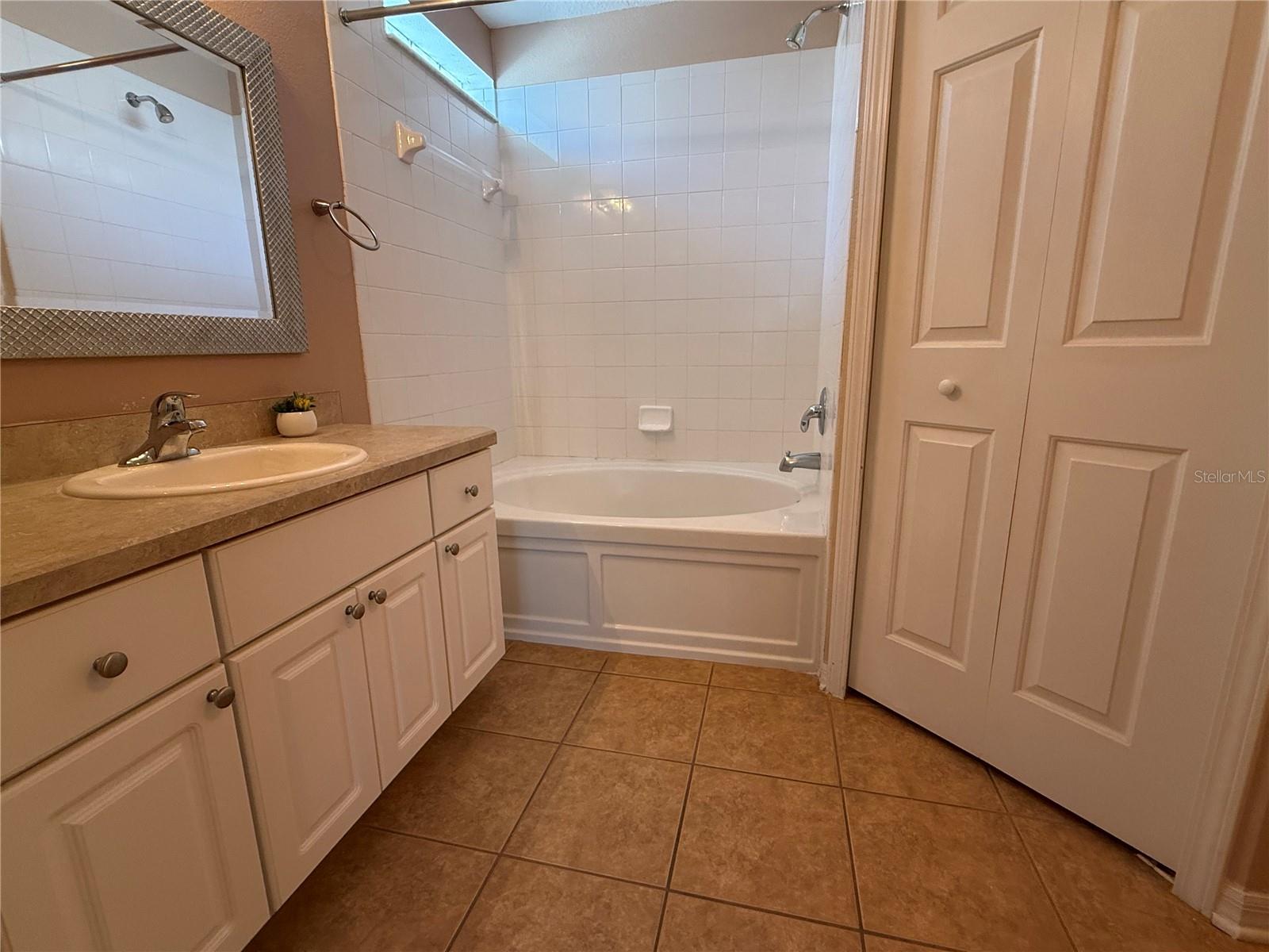 Image 7 of 17 For 5901 Wrenwater Drive