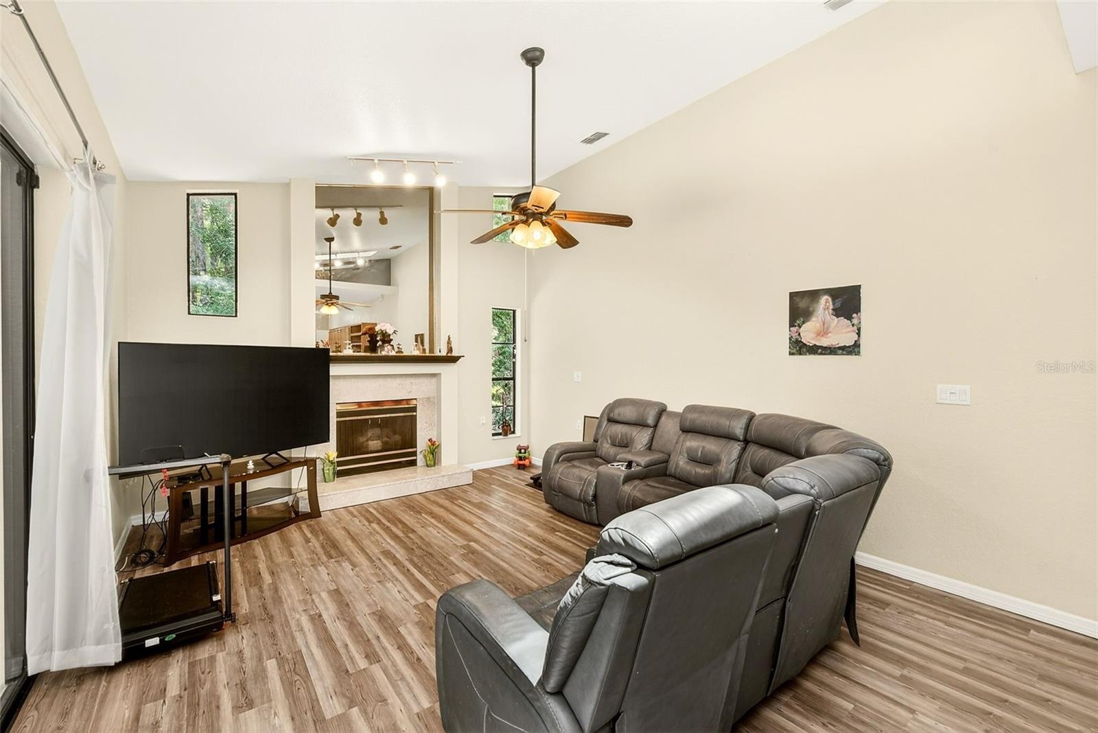 Image 21 of 55 For 9757 Hermosillo Drive