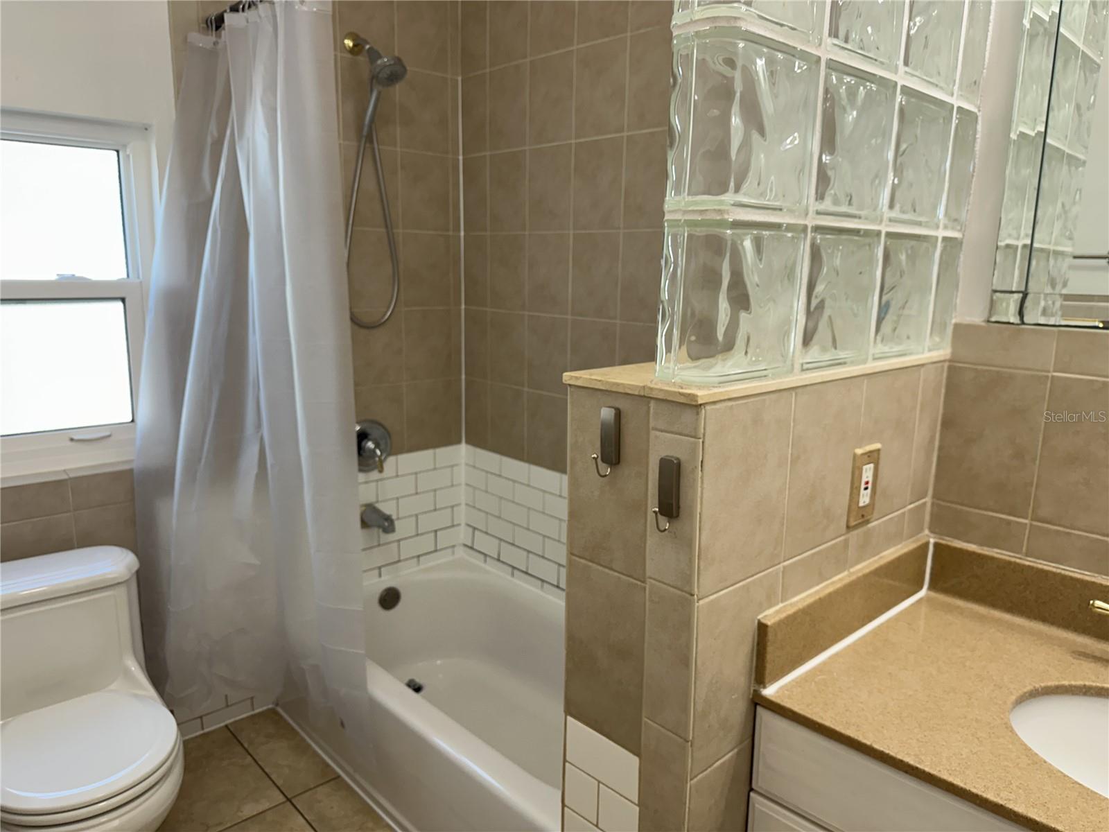 Image 14 of 26 For 3750 4th Avenue N