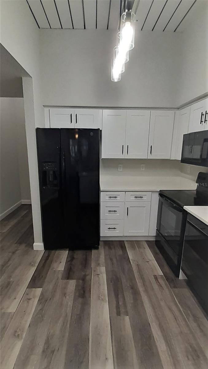 Image 5 of 13 For 2402 Azeele Street 417