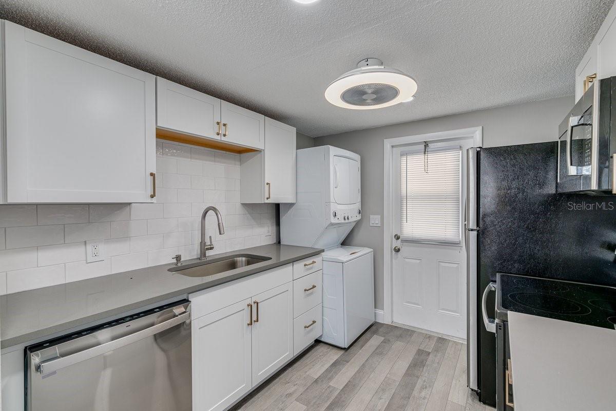 Image 15 of 40 For 13496 Rena Drive