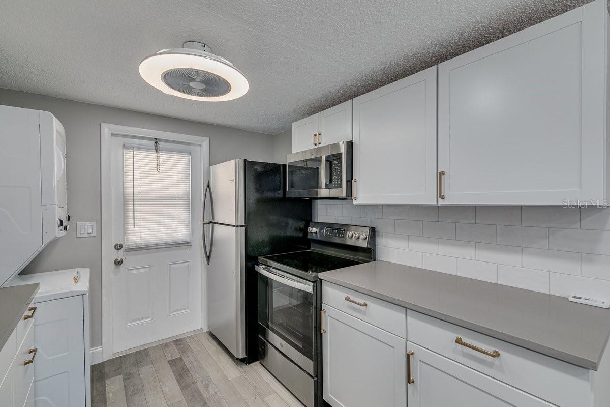 Image 16 of 40 For 13496 Rena Drive