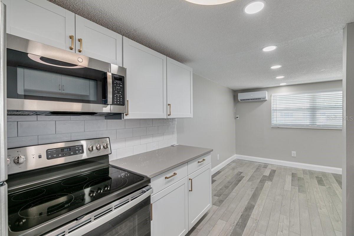Image 17 of 40 For 13496 Rena Drive