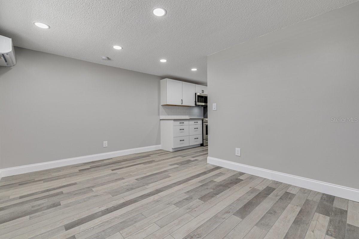 Image 30 of 40 For 13496 Rena Drive