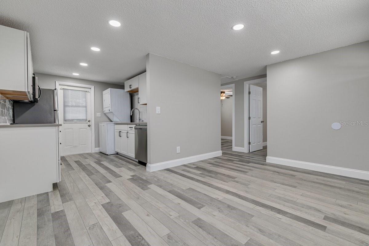 Image 31 of 40 For 13496 Rena Drive