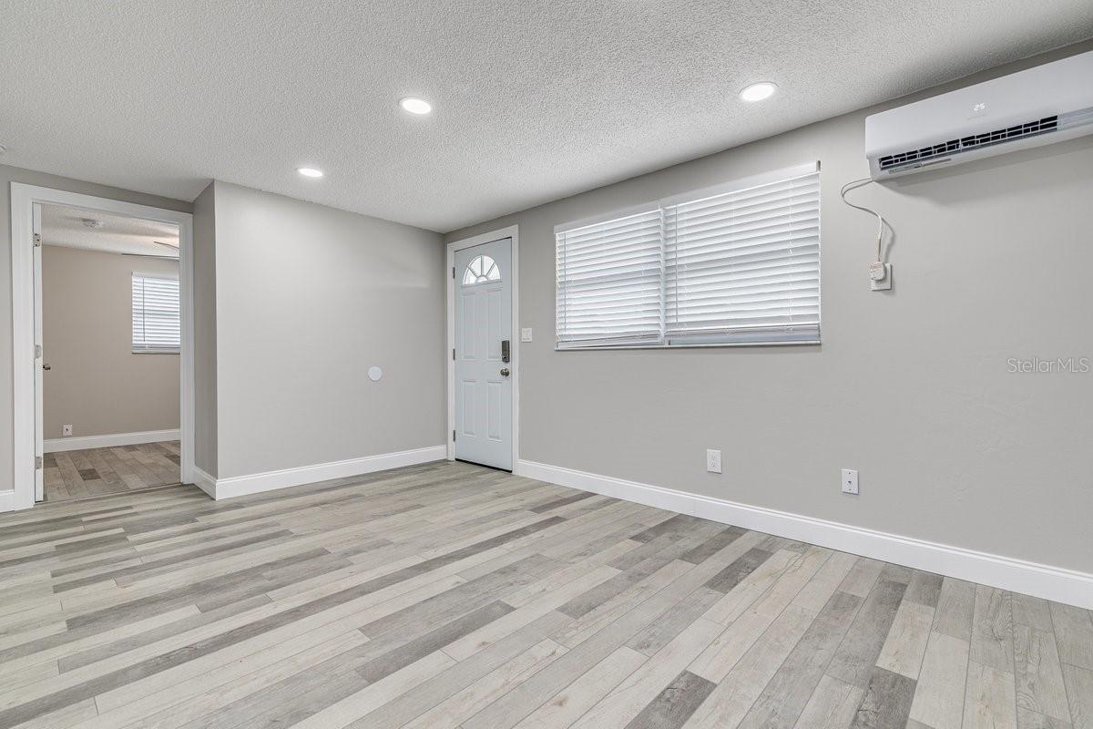 Image 32 of 40 For 13496 Rena Drive
