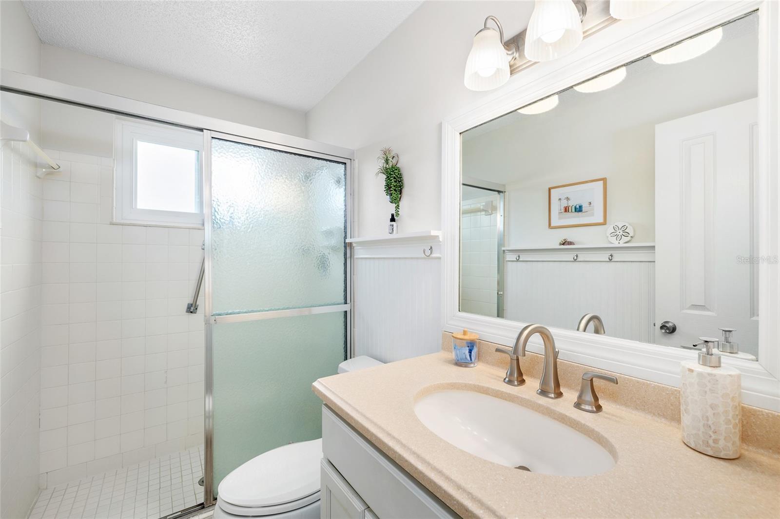 Image 22 of 33 For 6075 Shore Boulevard S 215
