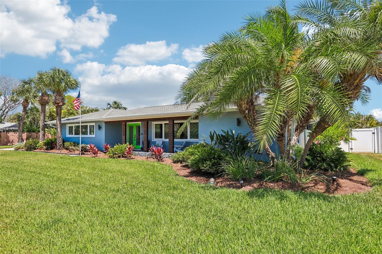 Image 3 of 63 For 3203 Hibiscus Drive W