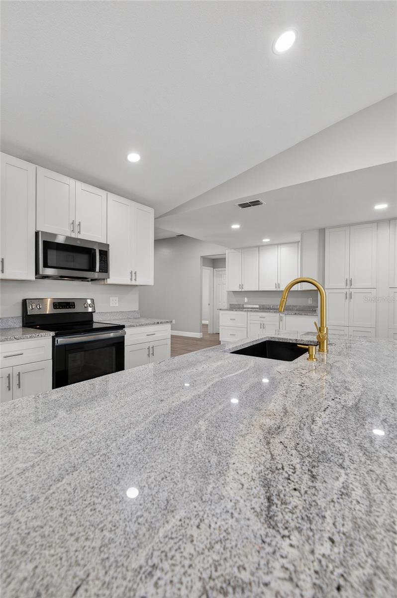 Image 18 of 56 For 1510 Kestrel Way