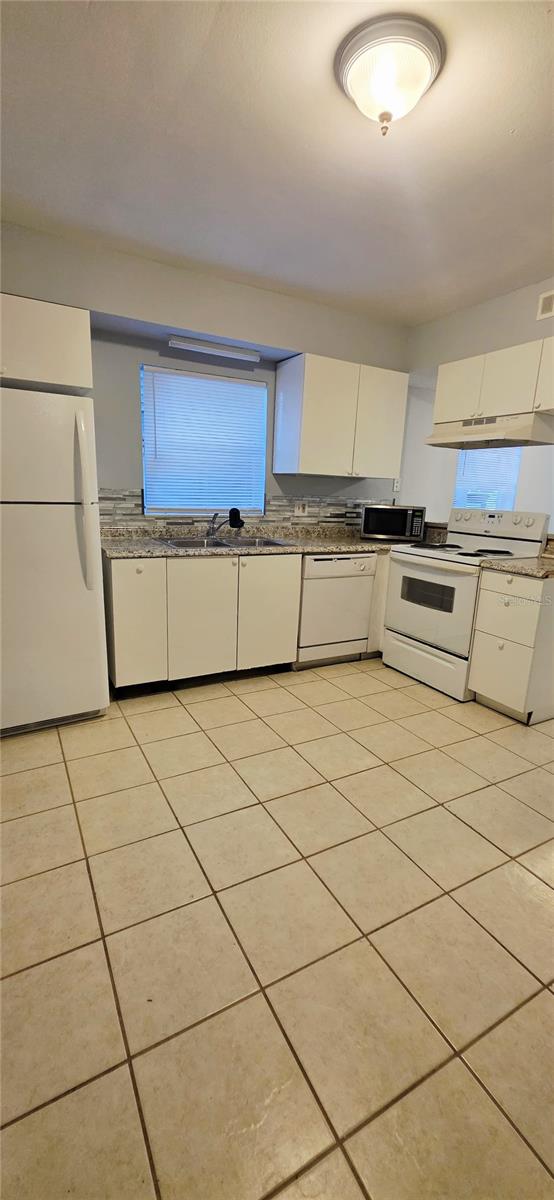 Image 5 of 22 For 10225 Ojus Drive
