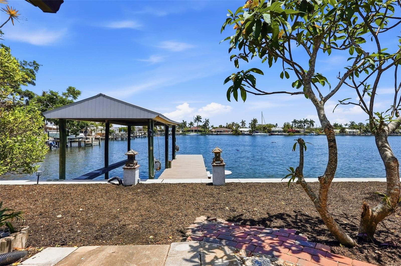 Details for 2300 Shore Drive Se, ST PETERSBURG, FL 33705