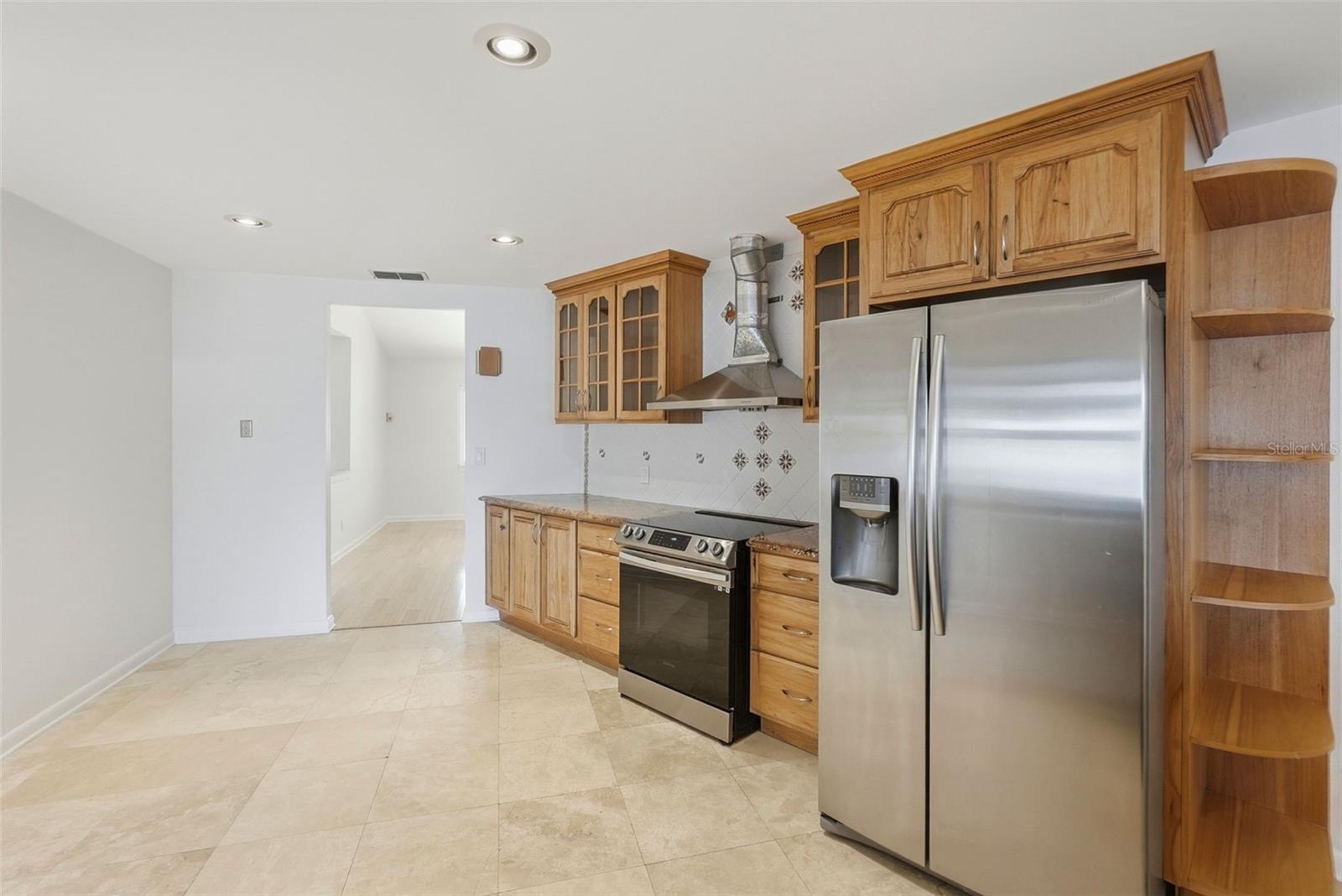 Image 15 of 45 For 2300 Shore Drive Se