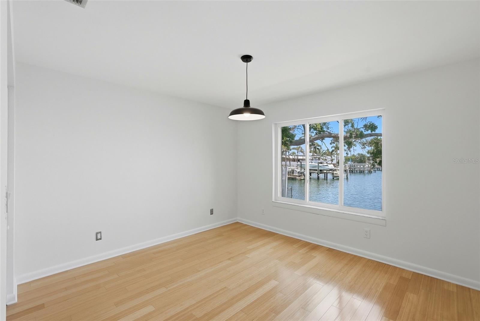 Image 31 of 45 For 2300 Shore Drive Se