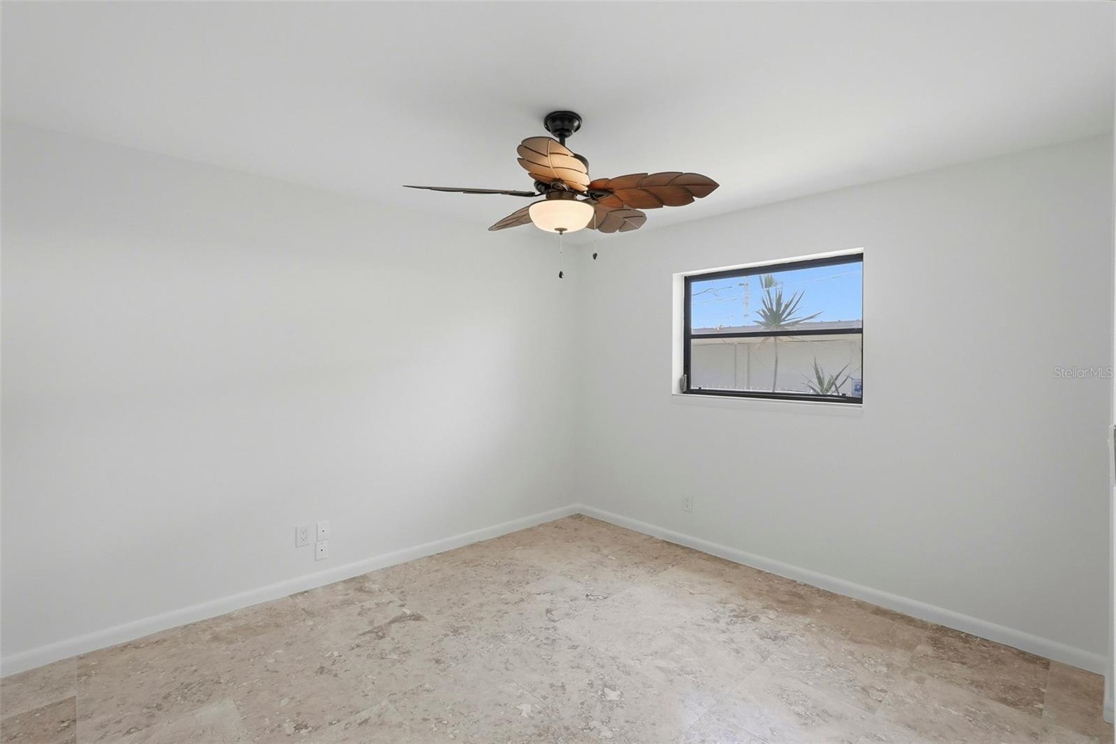 Image 33 of 45 For 2300 Shore Drive Se