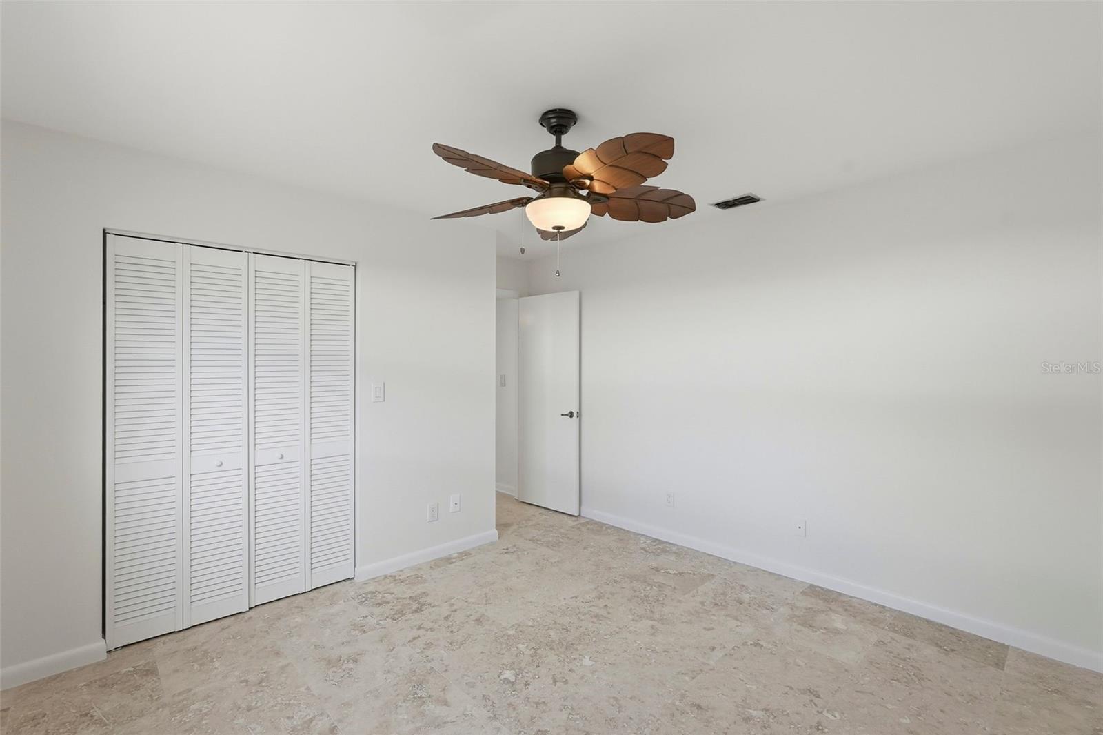 Image 34 of 45 For 2300 Shore Drive Se