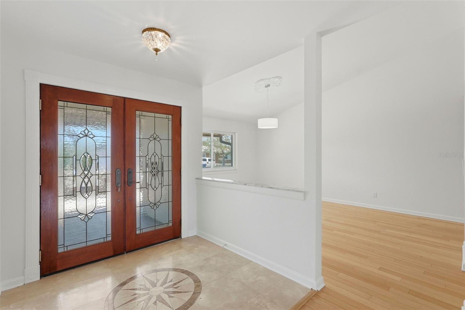 Image 9 of 45 For 2300 Shore Drive Se