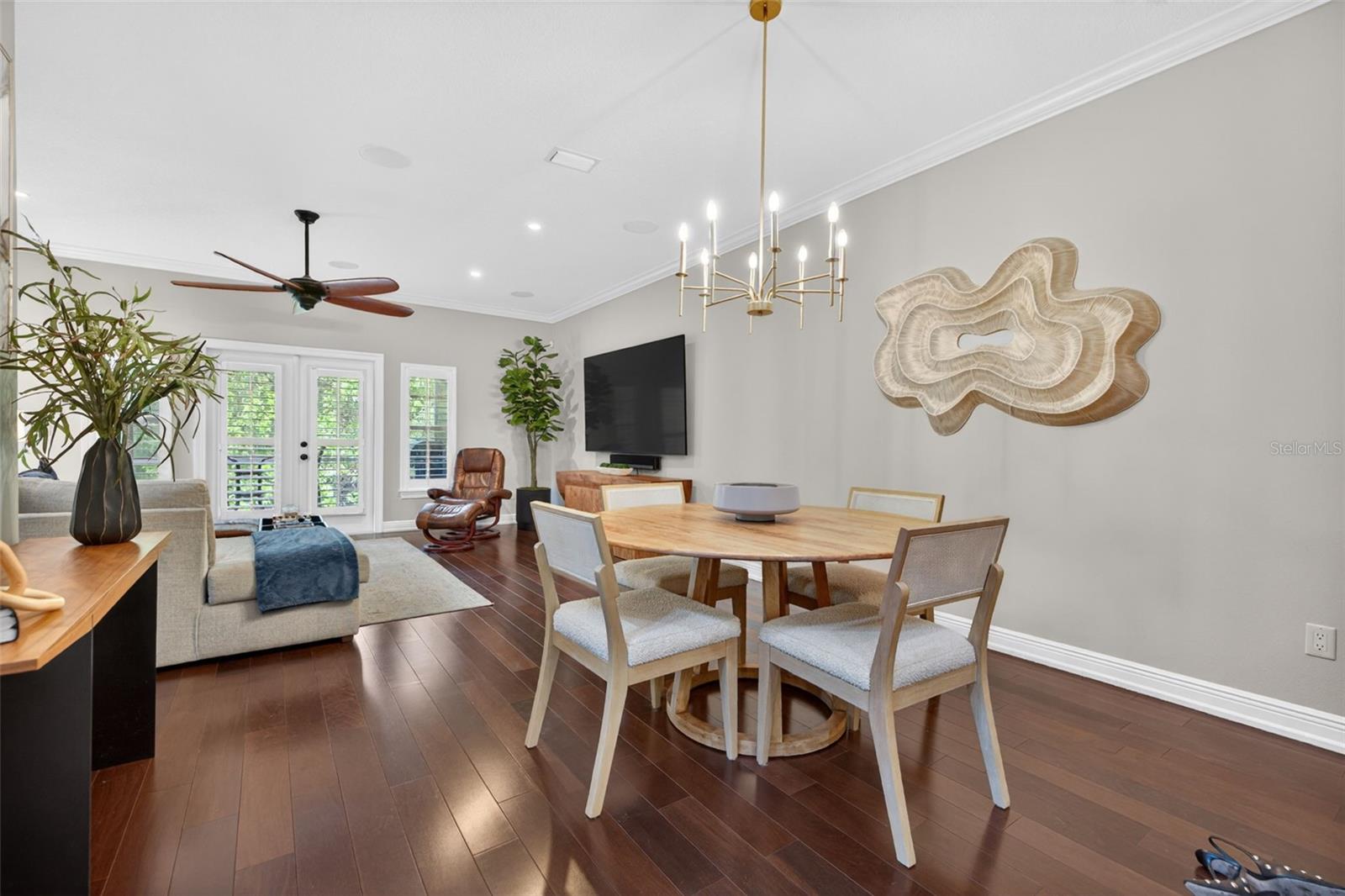Image 10 of 44 For 252 Valencia Circle