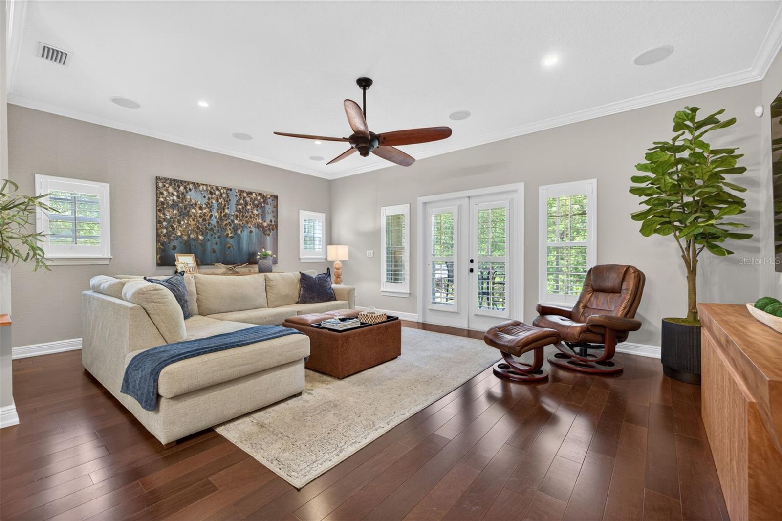 Image 7 of 44 For 252 Valencia Circle