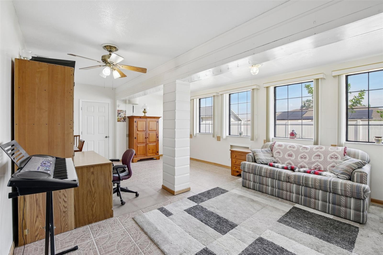Image 18 of 57 For 647 Fort Duquesna Drive