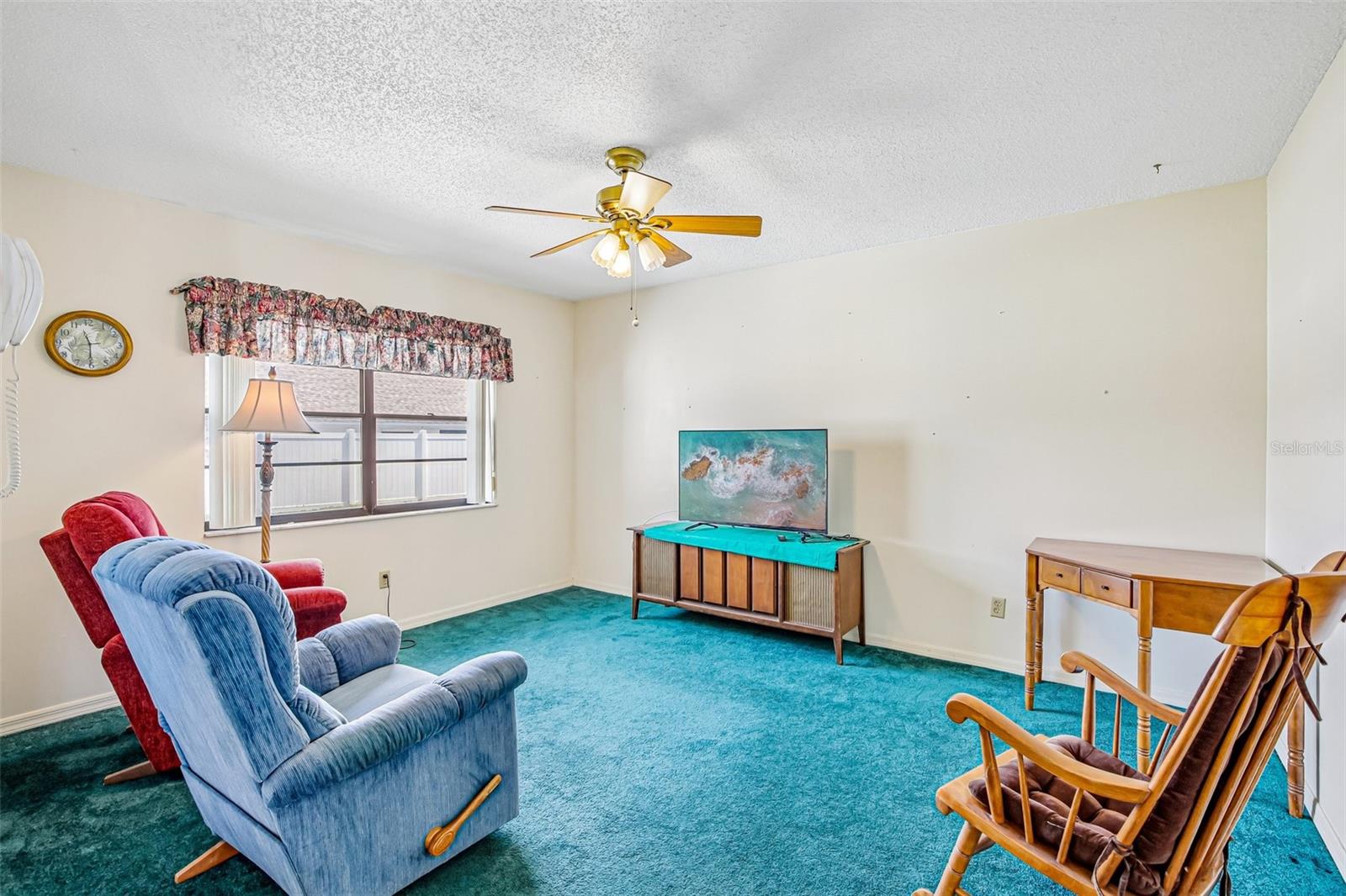 Image 9 of 57 For 647 Fort Duquesna Drive