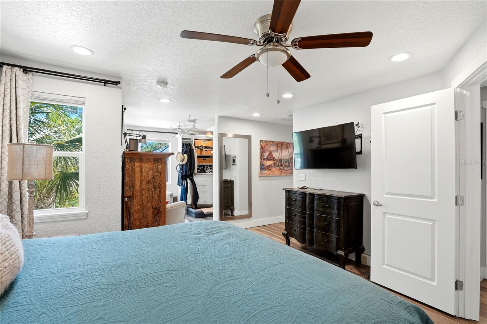 Image 21 of 55 For 140 13th Avenue Ne
