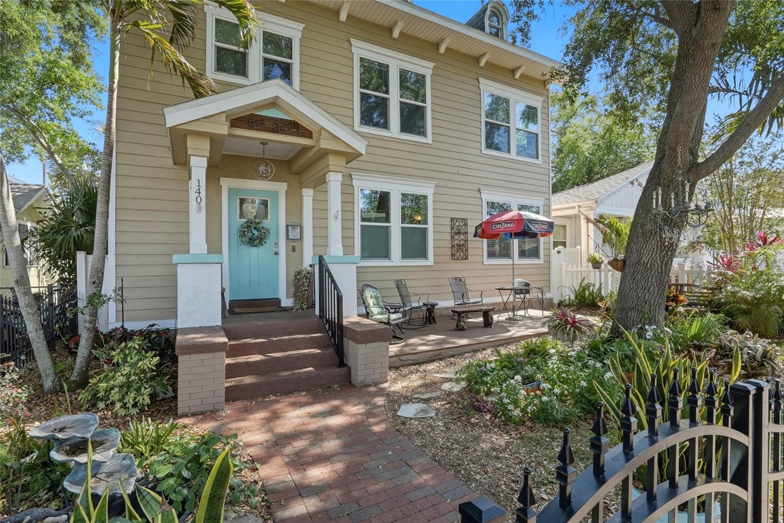 Image 3 of 55 For 140 13th Avenue Ne