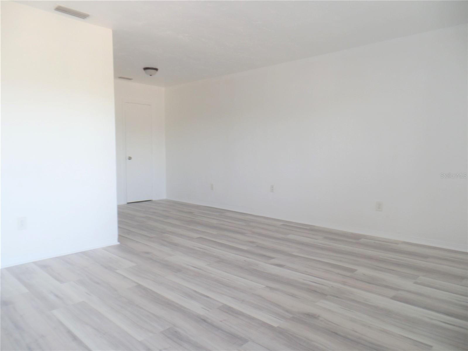 Image 3 of 17 For 1240 70th Street N 9
