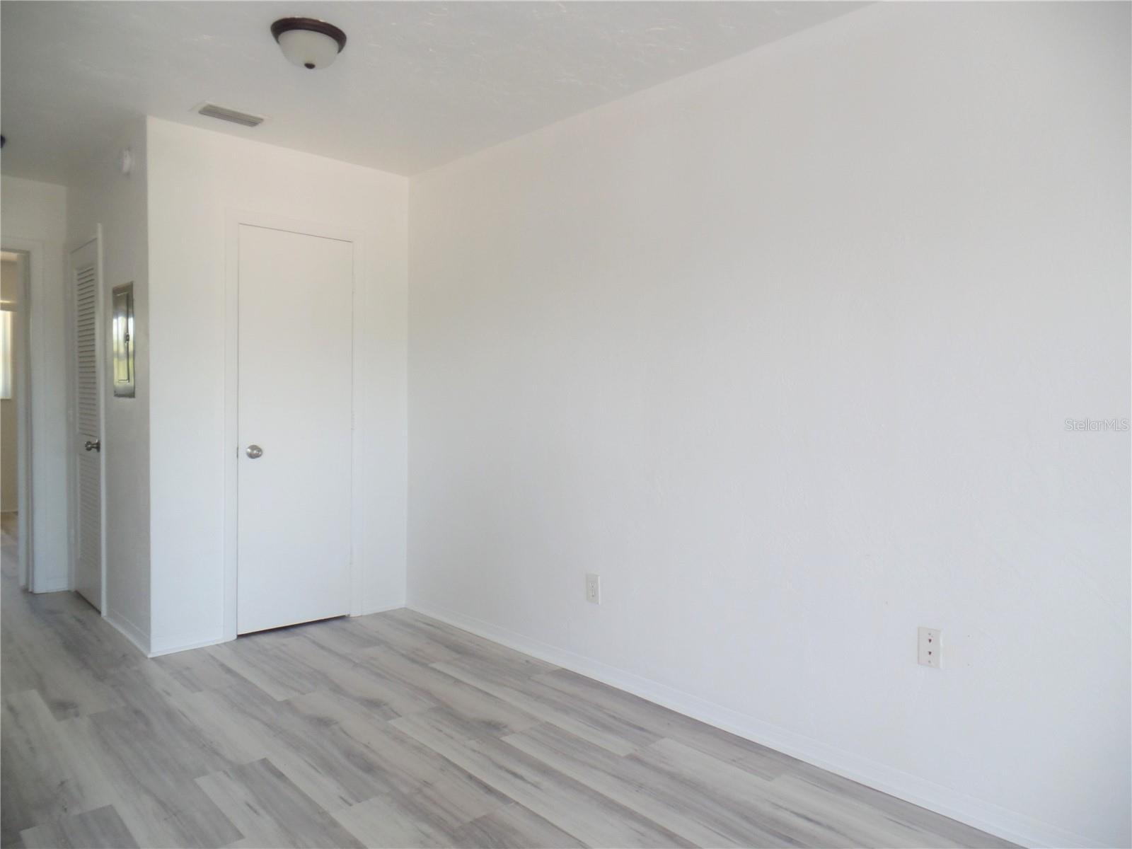 Image 5 of 17 For 1240 70th Street N 9