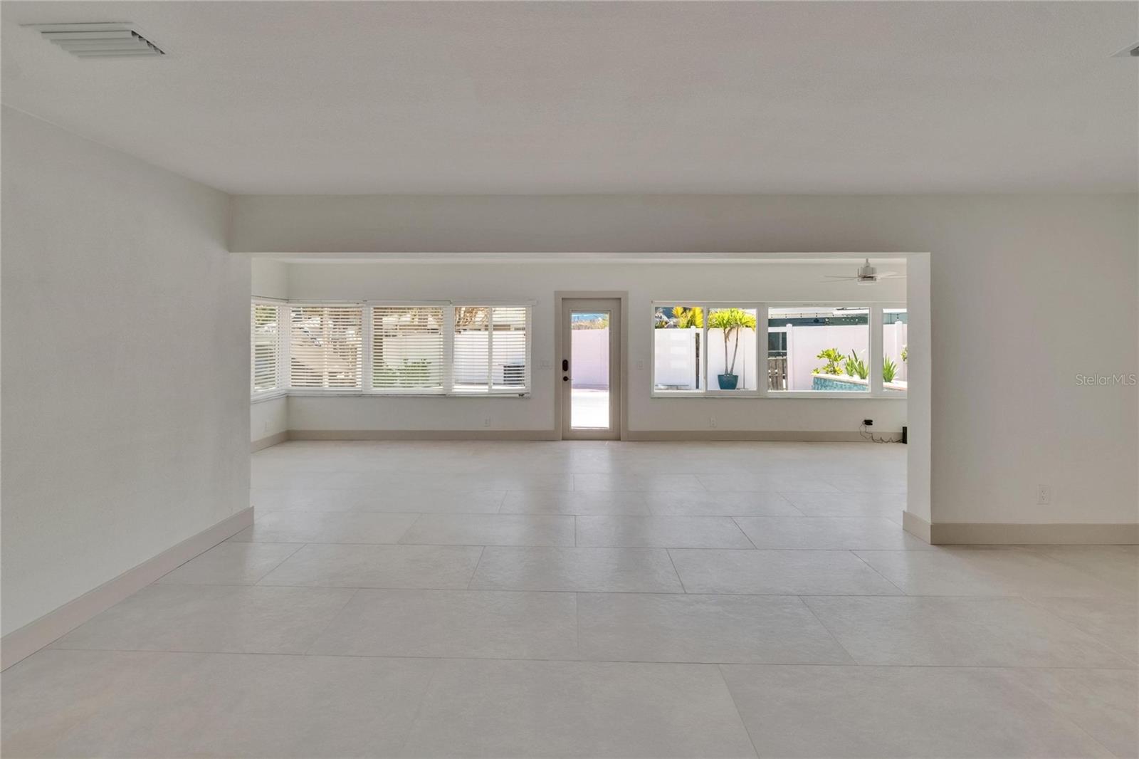 Image 14 of 87 For 1492 Sea Gull Drive S