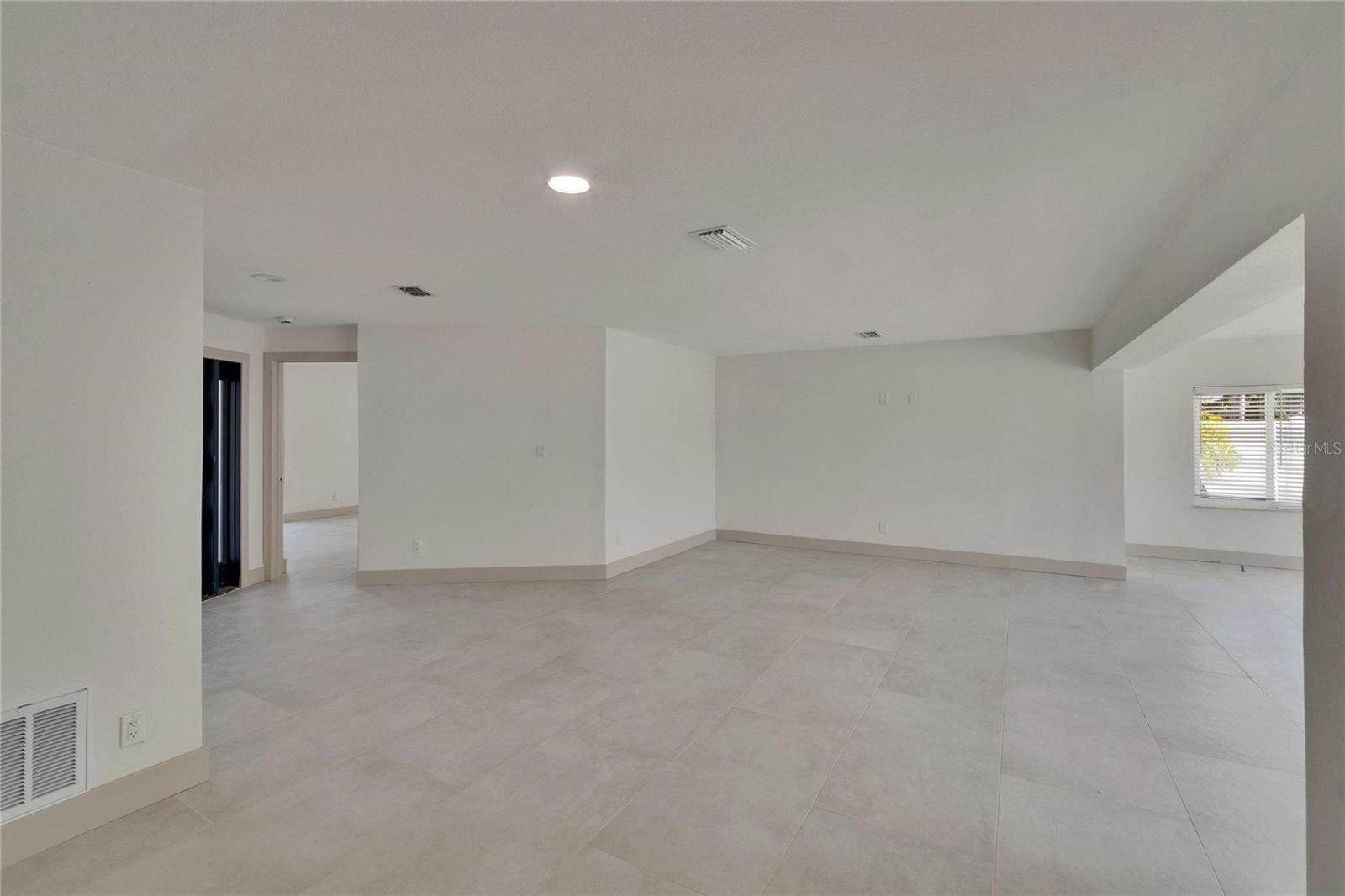 Image 23 of 87 For 1492 Sea Gull Drive S