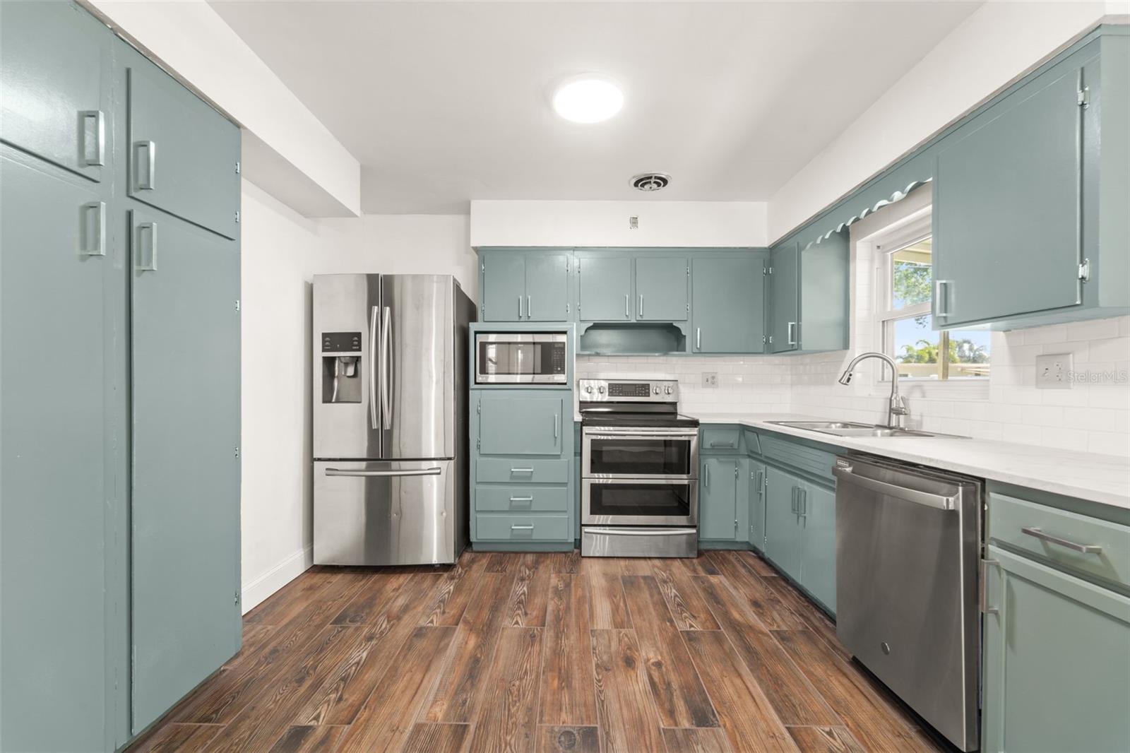 Image 9 of 24 For 8141 42nd Street N